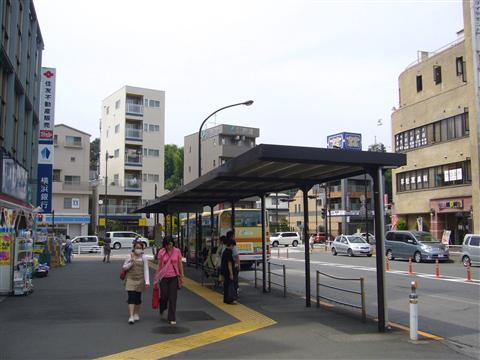 鶴川駅バス停写真画像