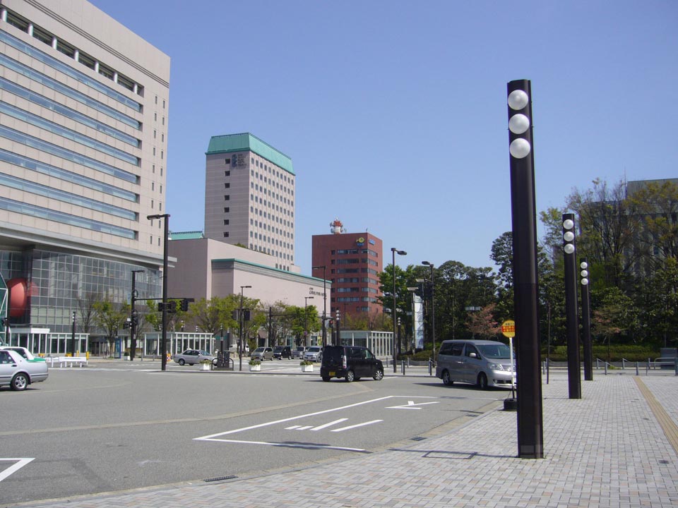 JR富山駅北口前