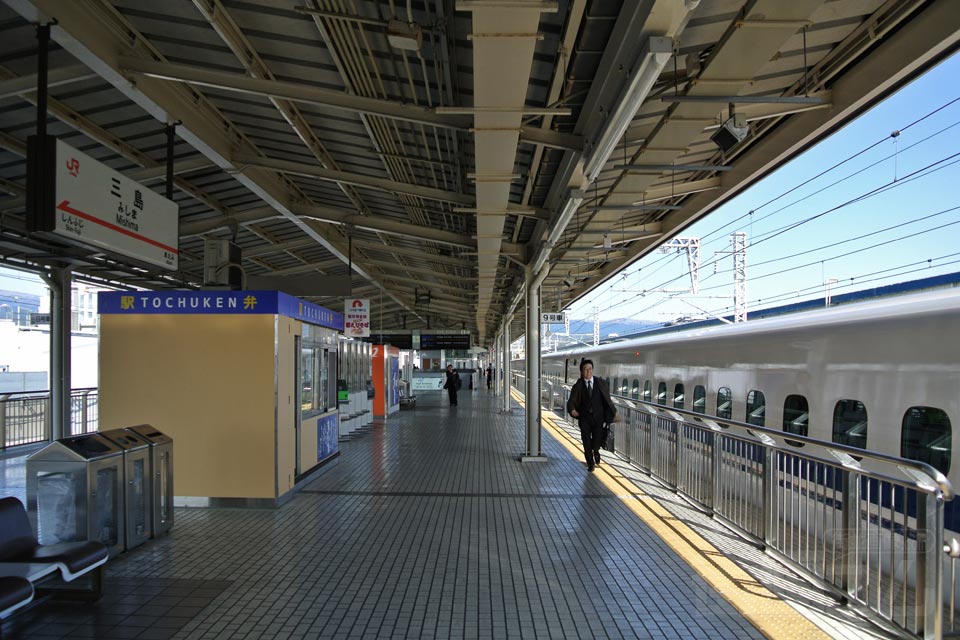 JR三島駅ホーム(東海道新幹線)