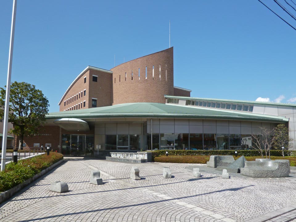 富士市立中央図書館