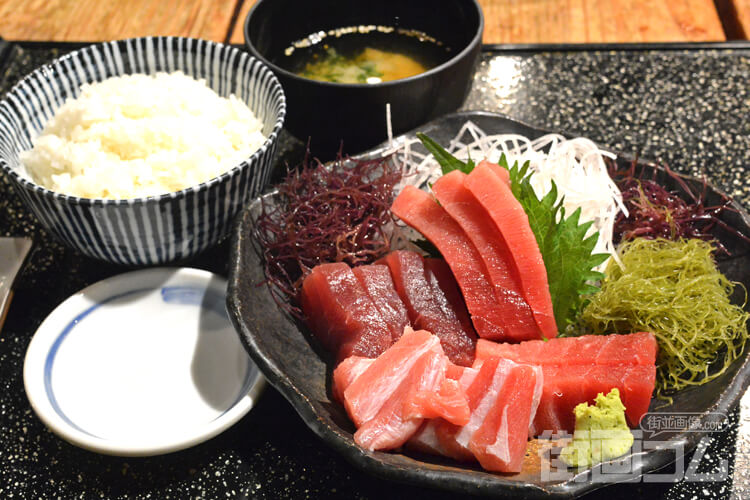 鮪問屋直営!三崎港ロータリー沿いの「庄和丸」でマグロ三昧