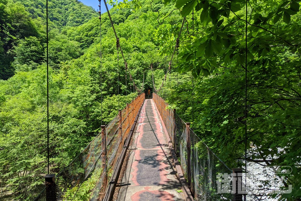 西沢渓谷ハイキングコース「二俣吊橋」