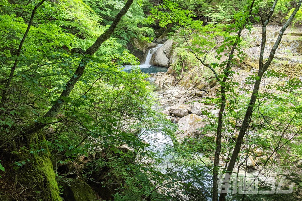西沢渓谷ハイキングコース「不動の滝」