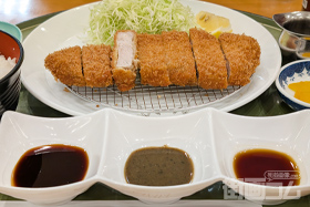 鹿児島空港であの川久の味!?帰る直前に山形屋食堂で黒豚とんかつ